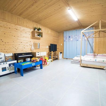 Jeju Sunflower Pension Seogwipo Bagian luar foto