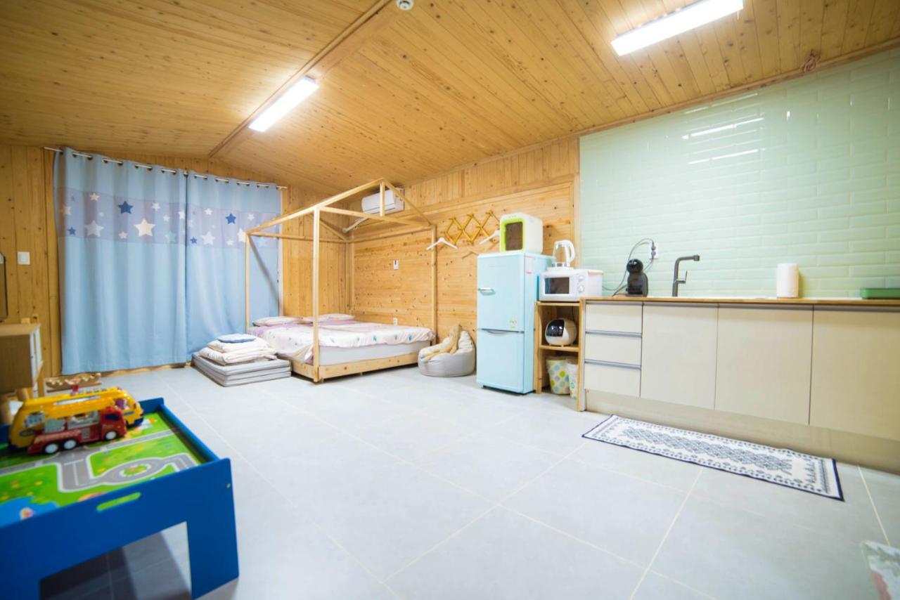 Jeju Sunflower Pension Seogwipo Bagian luar foto