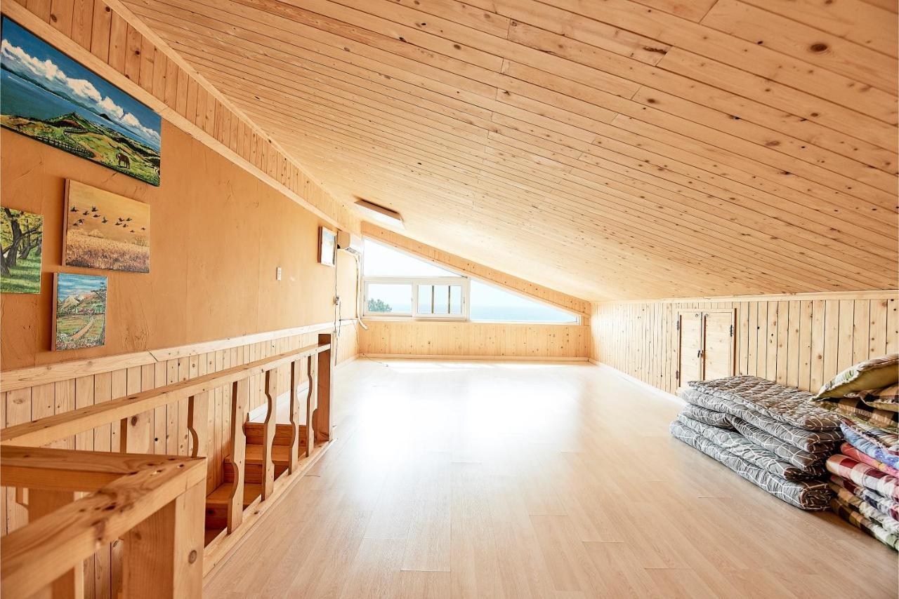 Jeju Sunflower Pension Seogwipo Bagian luar foto