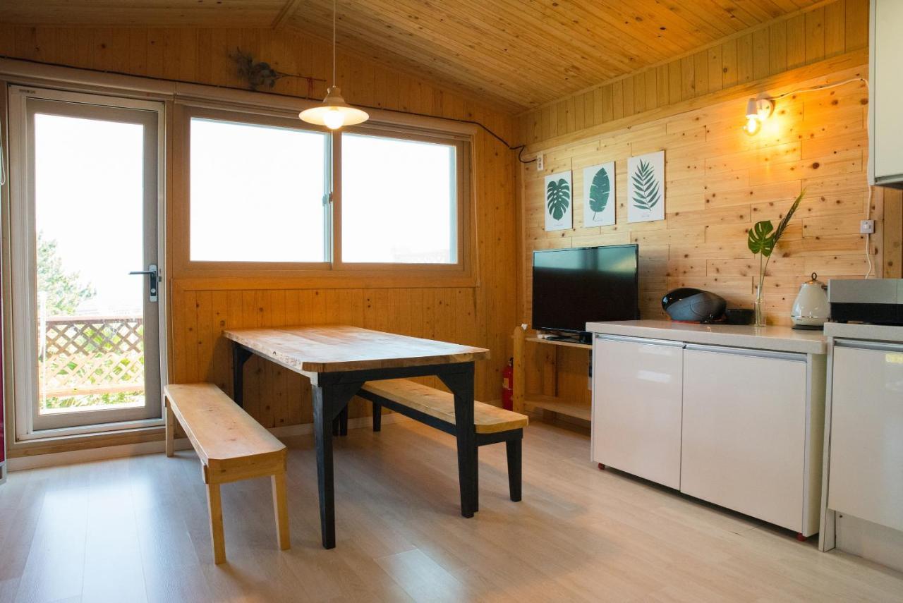 Jeju Sunflower Pension Seogwipo Bagian luar foto
